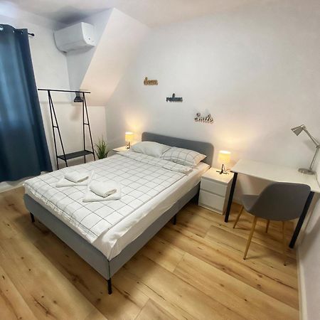 Emma'S Sweet Apartment - Close To Varna Centre Bagian luar foto
