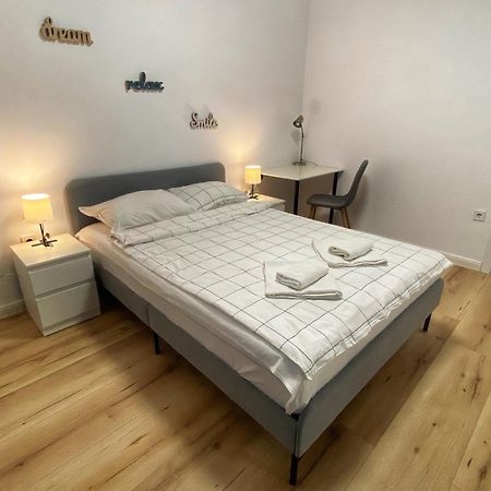 Emma'S Sweet Apartment - Close To Varna Centre Bagian luar foto