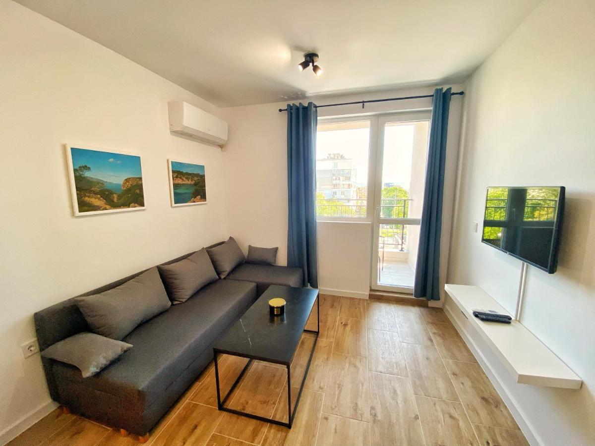 Emma'S Sweet Apartment - Close To Varna Centre Bagian luar foto