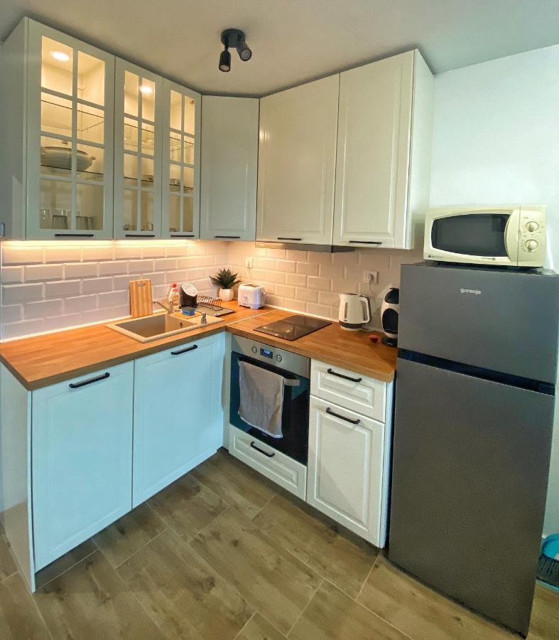 Emma'S Sweet Apartment - Close To Varna Centre Bagian luar foto