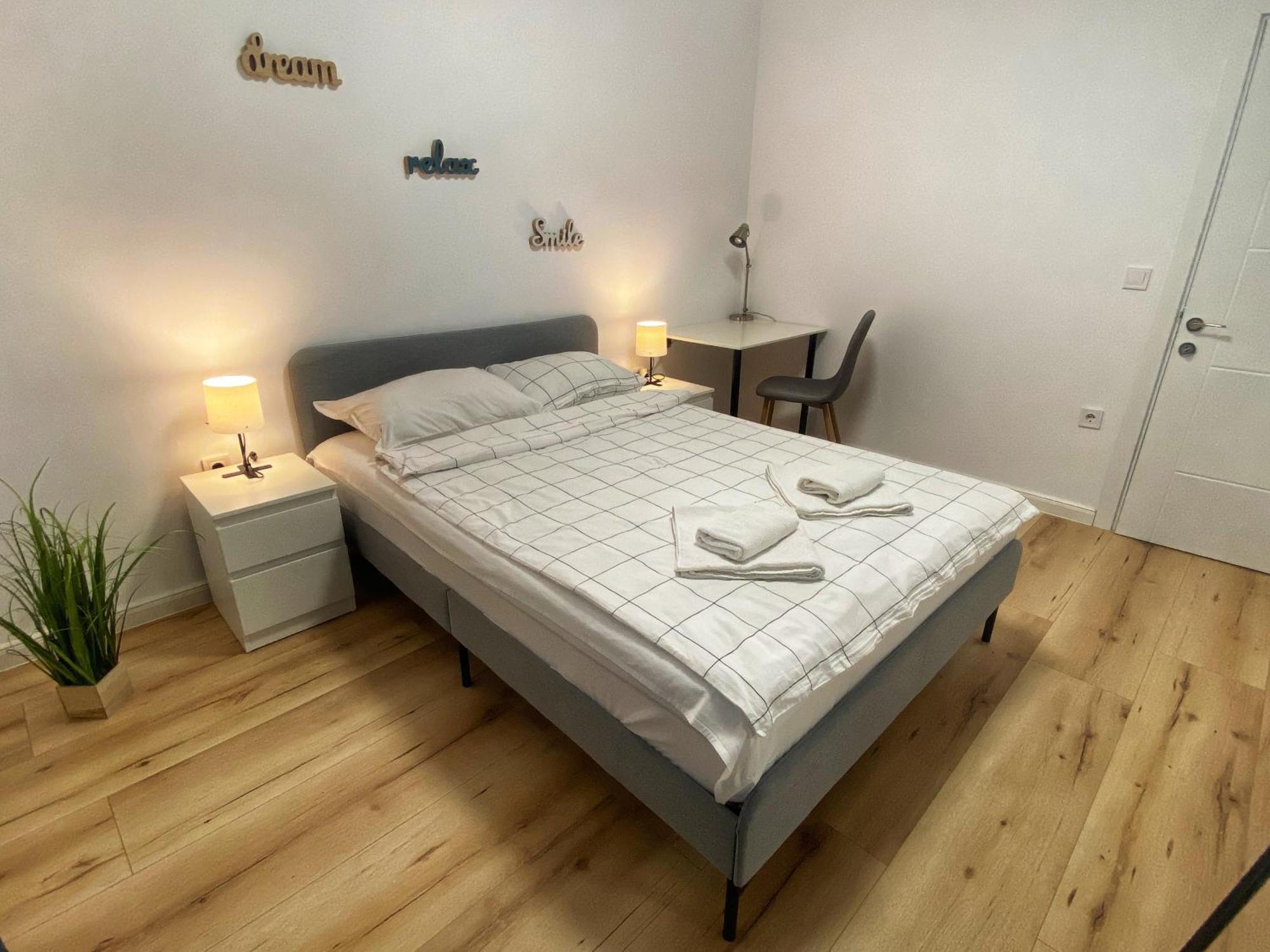 Emma'S Sweet Apartment - Close To Varna Centre Bagian luar foto